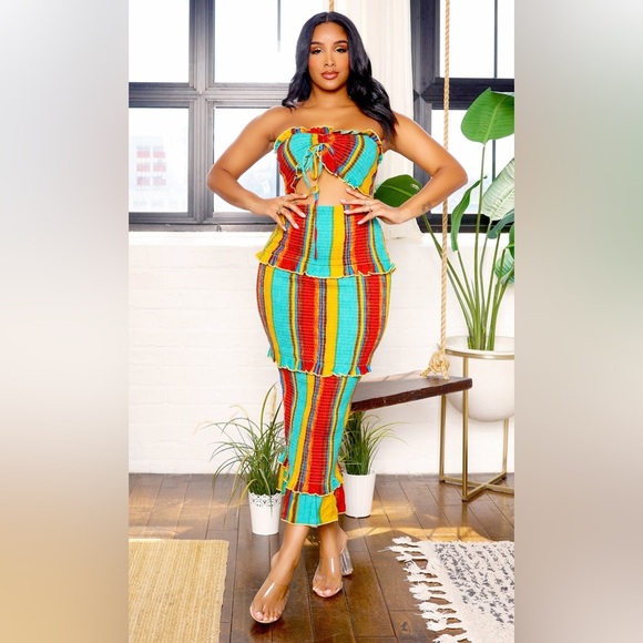 SMOCKED MAXI VACATION DRESS - Picture 9 of 10